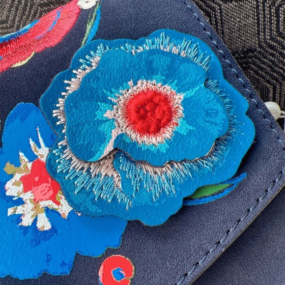 NWT Tory Burch Parker Flower Embroidered Leather Shoulder/crossbody Bag - Picture 4 of 7